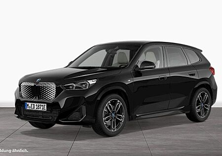 BMW iX1 xDrive30 M Sport AHK LiveCockpitProf Kamera