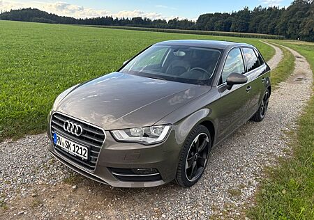 Audi A3 2.0 TDI S tronic Ambiente Sportback Ambiente