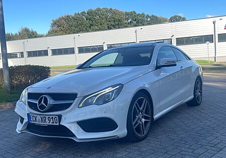 Mercedes-Benz E 220 E220d AMG Line *Pano*PDC*Navi*8-Fach