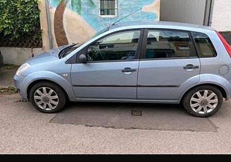 Ford Fiesta 1,4 16V Ambiente Ambiente