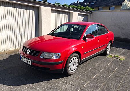 VW Passat Volkswagen 1.9 TDI Basis