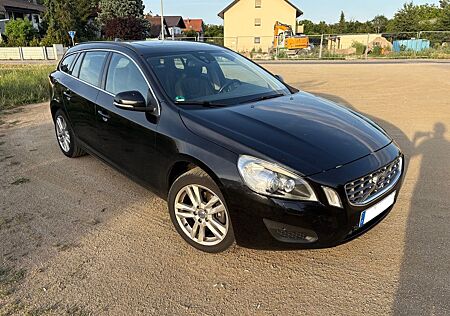 Volvo V60 D4 Momentum