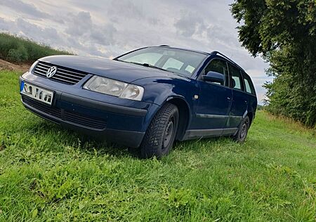 VW Passat Variant Volkswagen 1.6 EU4 Basis