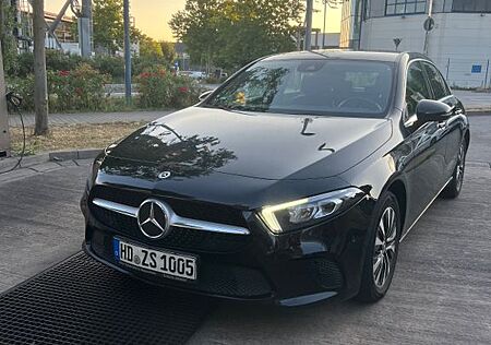 Mercedes-Benz A 180 gebraucht kaufen Mercedes-Benz A 180 d Advanced Widescreen Service Neu