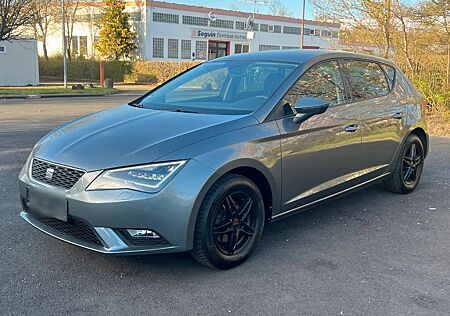 Seat Leon 1.6 TDI Style LED ALU PDC KLIMAAUT TÜV 2026