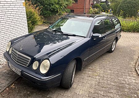 Mercedes-Benz E 320 T 4MATIC ELEGANCE Elegance