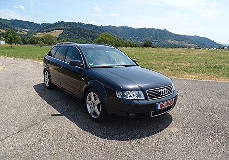 Audi A4 Avant 2.4 Automatik Klima Tempomat Navi eFH