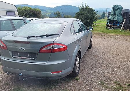 Ford Mondeo 2,0 Ghia Ghia