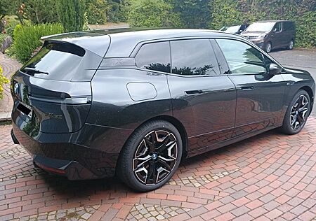BMW iX M60 "VOLLAUSSTATTUNG" EHEM.NP. 156.000,-€