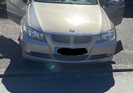 BMW 320i ,166.548 km,TÜV bis 01/2027