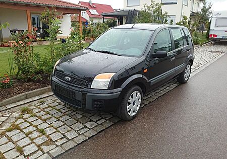 Ford Fusion schwarz