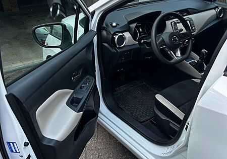 Nissan Micra 1.0 Acenta Acenta