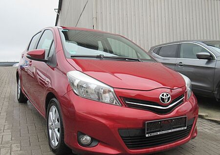 Toyota Yaris Life AUT.- NAVI-KAMERA-ALU-2.HAND-TÜV+INSP