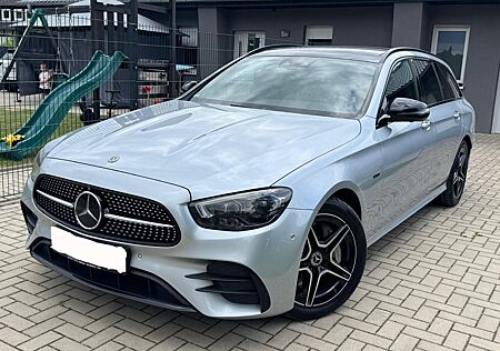 Mercedes-Benz E 300 E300de 2xAMG+Night/Pano/Multibeam/360°/Facelift
