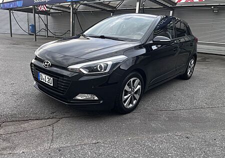 Hyundai i20 1.0 T-GDI TÜVNEU*SCHECKHEFT*SZHZG*KAMERA
