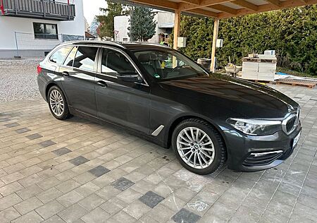 BMW 520d Touring/ Navigation / LED/ Leder/ Top