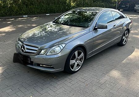 Mercedes-Benz E 250 Coupé BlueEFFICIENCY AVANTGARDE AVANTGARDE