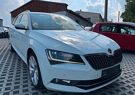 Skoda Superb Combi 2.0tdi Style *AHK*LEDER*BiXenon*