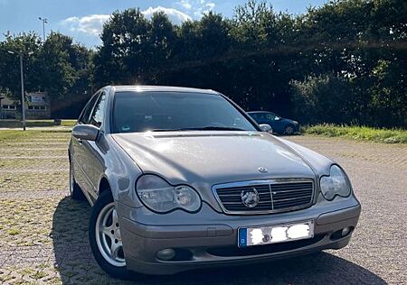 Mercedes-Benz C 200 CDI CLASSIC aus 2 Hand mit wenig KM