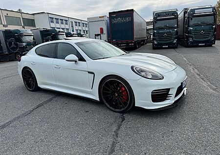 Porsche Panamera GTS