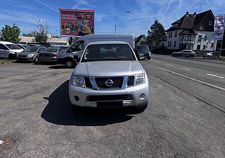 Nissan Pathfinder 2.5 dCi LE