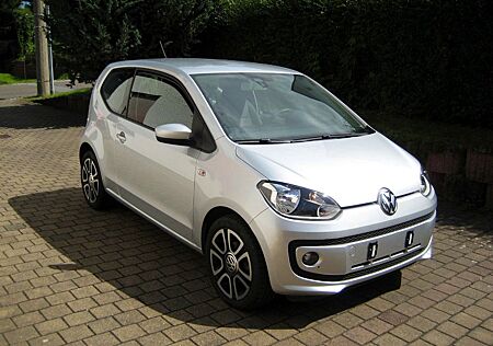 VW Up Volkswagen ! 75 PS 17 TKM Top Ausstattung Rentnerfahrzeug
