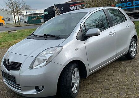 Toyota Yaris 1.3 2Hand Tüv Neu