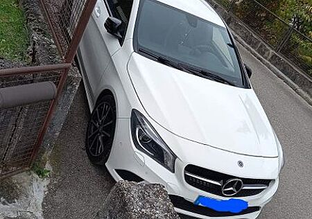 Mercedes-Benz CLA 180 Urban Urban