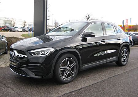 Mercedes-Benz GLA 200 AMG 7G LED Navi Kamera Spur Totwnkl Ambi