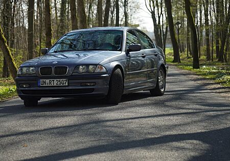 BMW 320i - 6 Zylinder aus Familienbesitz