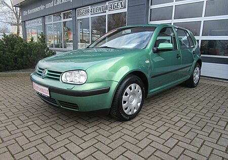 VW Golf Volkswagen 1.6 Comfortline Klima FH Scheckheft !!!