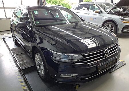 VW Passat Volkswagen Var.*NAVI*SIDE*DIGITAL*ACC*LED*KAMERA*17*