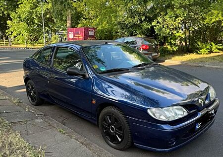 Renault Megane Coach 1.6 Automatik
