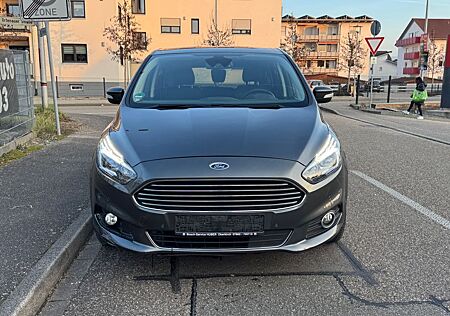 Ford S-Max Titanium / TÜV NEU / 7-Sitzer / Euro 6