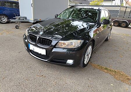 BMW 318d Touring - Panorama - BiXenon - Navi - SHZ