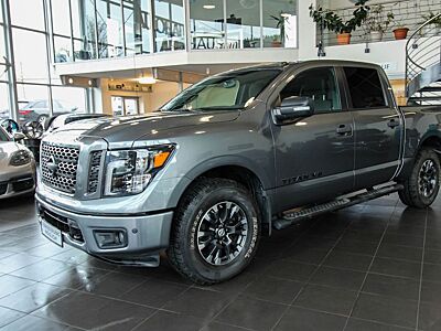 Nissan Titan 5.6L V8 4WD Platinum Midnight/Kamera/SHZ/
