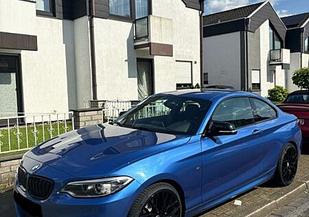 BMW 220i Coupé Sport Line aus Zweiter Hand !!