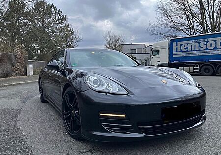 Porsche Panamera 4S
