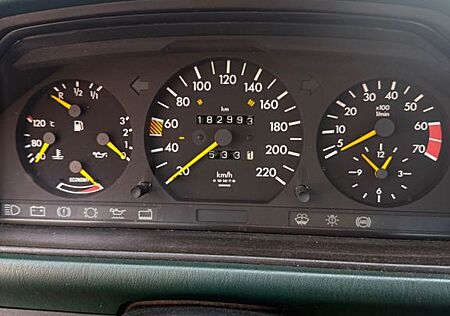 Mercedes-Benz 230