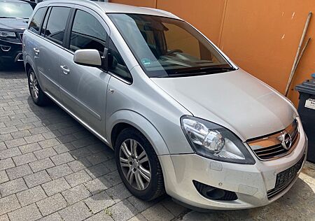 Opel Zafira B Family Plus**7-Sitzer**TÜV/AU NEU**