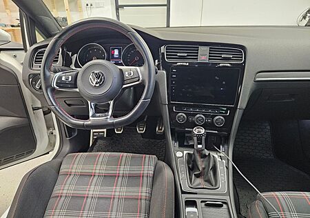 VW Golf Volkswagen 2.0 TSI GTI GTI
