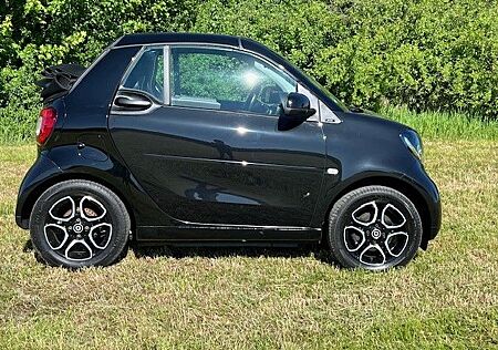Smart ForTwo Cabrio 66KW/90PS mit Anhängerkupplung