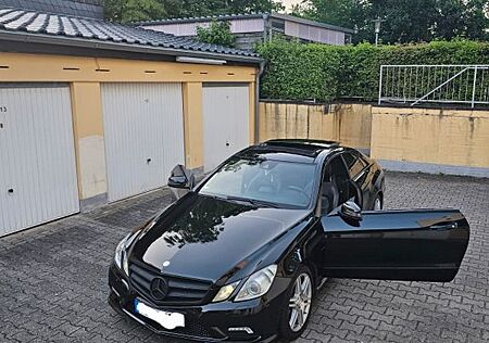 Mercedes-Benz E 350 Coupé CDI BlueEFFICIENCY AVANTG....