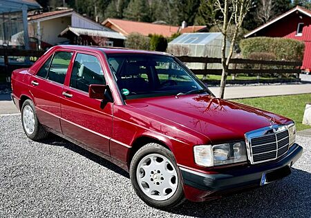 Mercedes-Benz 190 E 2.3