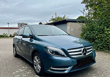 Mercedes-Benz B 180 BlueEFFICIENCY Edition 1 Edition 1