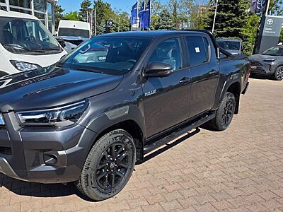 Toyota Hilux Double Cab Invincible 4x4 Rollo Bügel AHK