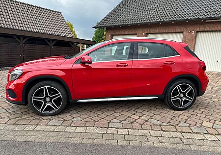 Mercedes-Benz GLA 200 CDI AMG Line Pano Navi OM651 19 Zoll