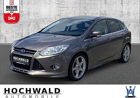 Ford Focus ST-Line Sportpaket NAVI RFK Tempo. SHZG