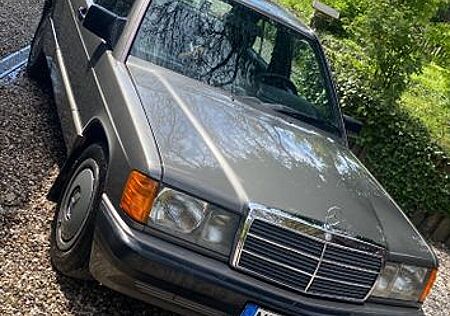 Mercedes-Benz 190 Mercedes 190d top Zustand Neuer tüv ohne Mängel