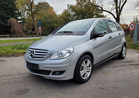 Mercedes-Benz B 200 TÜV 10.2026 viele Teile neu!